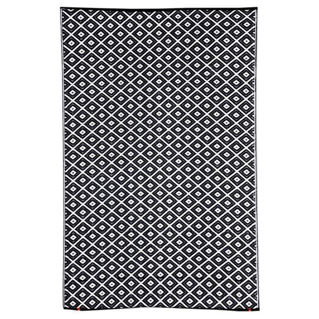 Kimberley Black And White Diamond Recycled Plastic Outdoor Rug