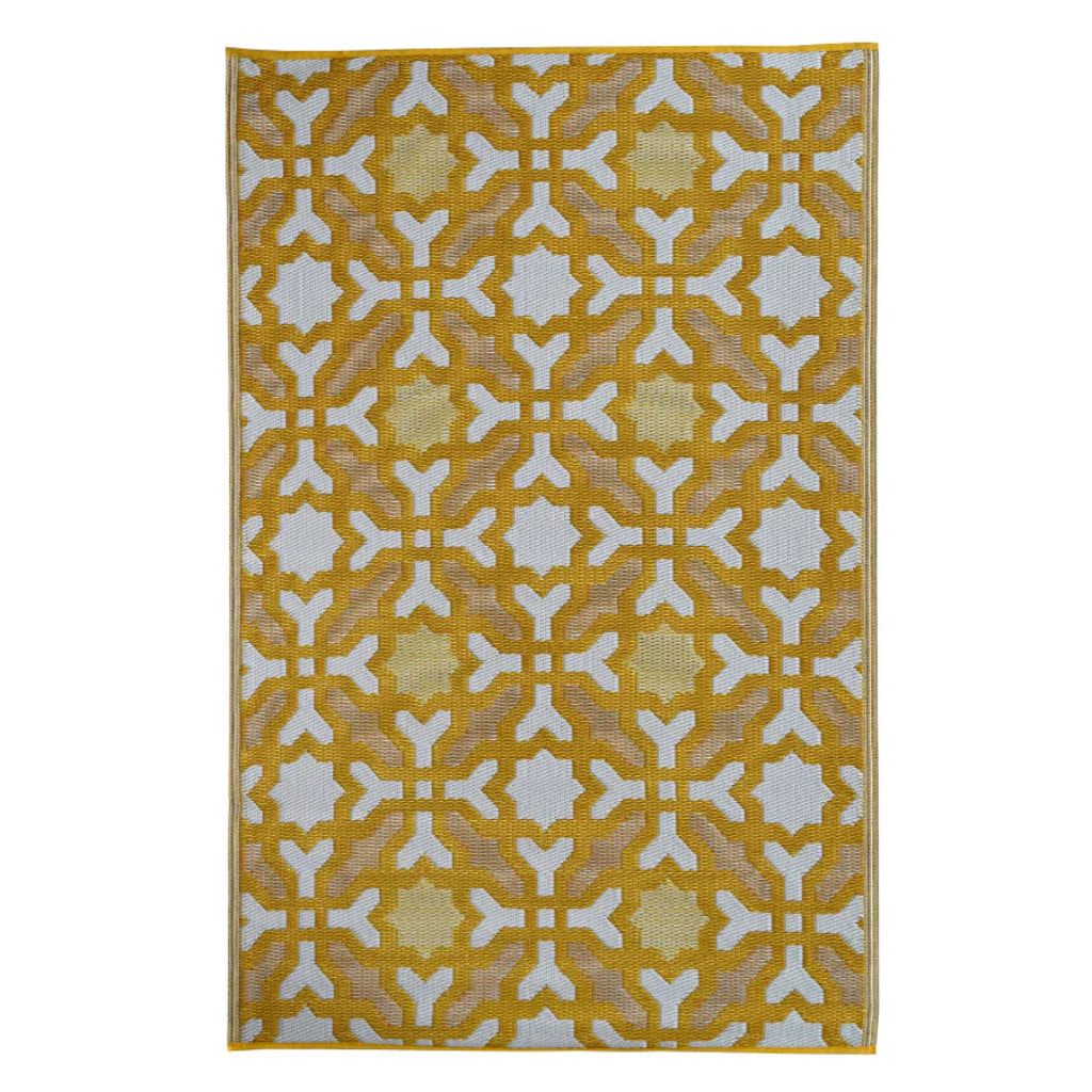 Geometric Yellow and white patterned rug 