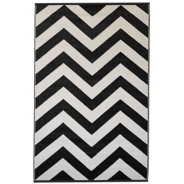 Laguna Black And White Chevron Recycled Plastic Outdoor Rug